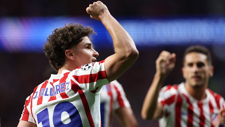 Julián Álvarez behoudt een rationele houding ten opzichte van een transfer naar FC Barcelona